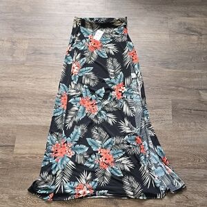 5 for $25 Windsor Tropical Maxi Skirt Small NEW